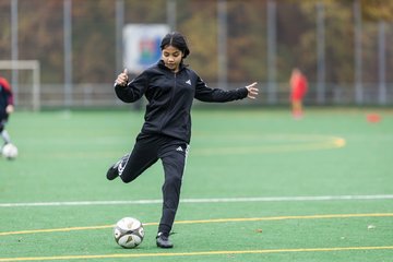 Bild 35 - wCJ VfL Pinneberg - Eimsbuettler TV : Ergebnis: 0:3